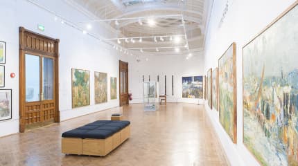 {{ image_alt:art-gallery-1602674252.jpg }}